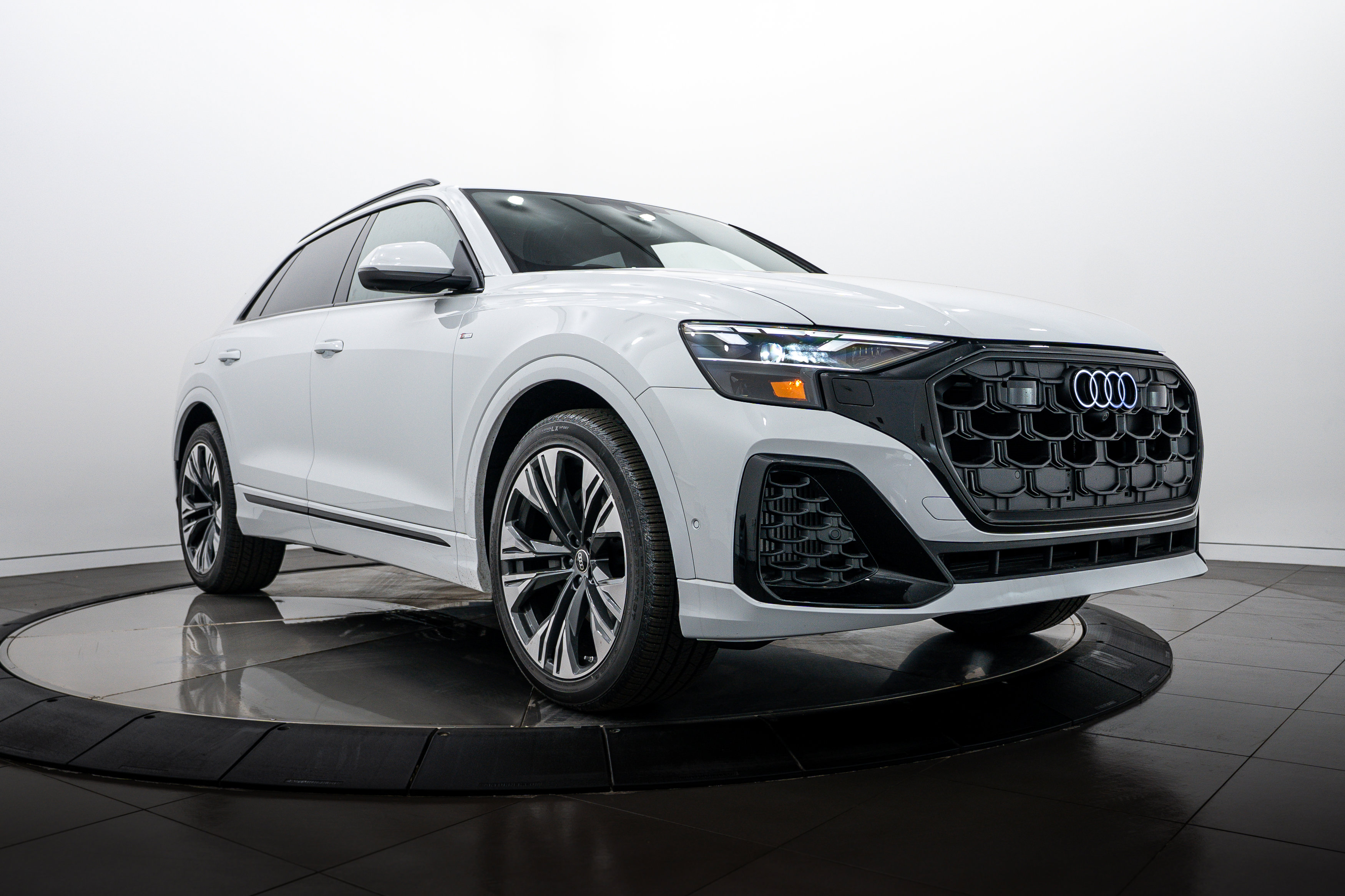 New 2026 Audi Q8 Premium Plus AWD/4WD image 1