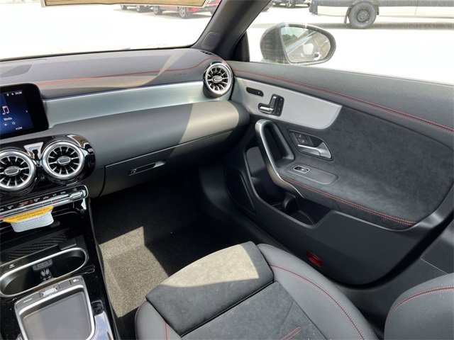 Certified 2025 Mercedes-Benz CLA 250 4MATIC image 31