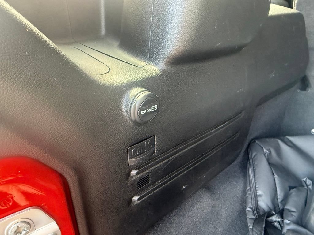 Used 2025 Jeep Wrangler Unlimited Sahara w/ Safety Group AWD/4WD image 48