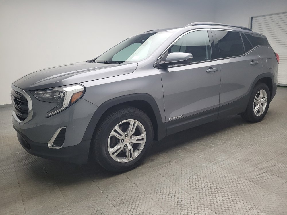 Used 2020 GMC Terrain SLE w/ Driver Convenience Package image 2