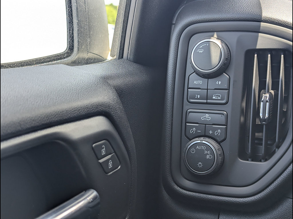 New 2026 Chevrolet Silverado 1500 Custom w/ Turbomax Blackout Package AWD/4WD image 23
