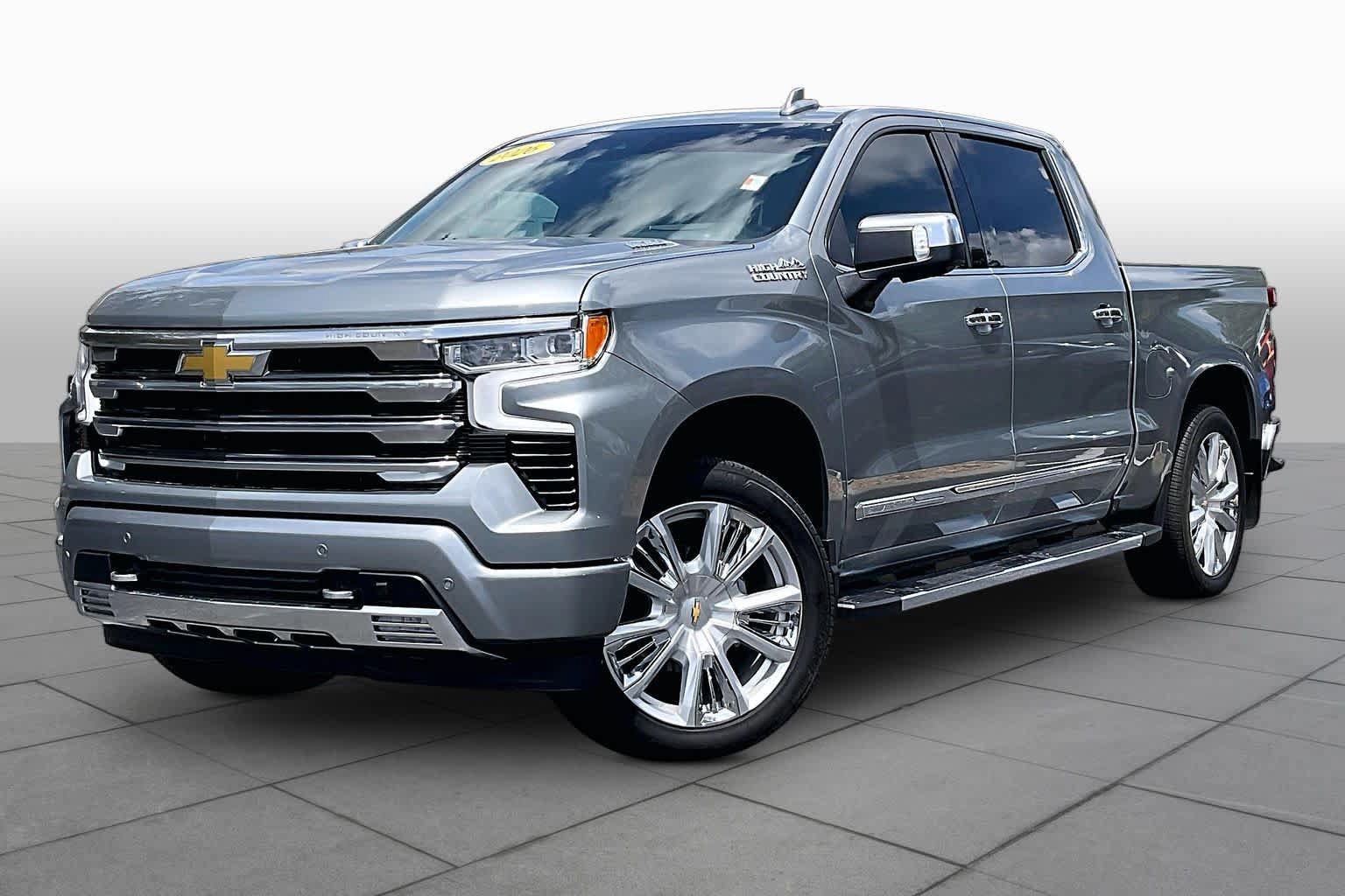 Used 2026 Chevrolet Silverado 1500 High Country w/ High Country Premium Package AWD/4WD image 2