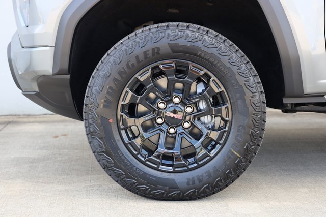 New 2026 GMC Canyon Elevation w/ Convenience Package image 9