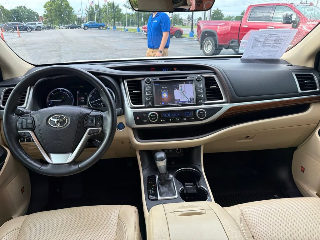 Used 2019 Toyota Highlander Limited Platinum AWD/4WD image 5