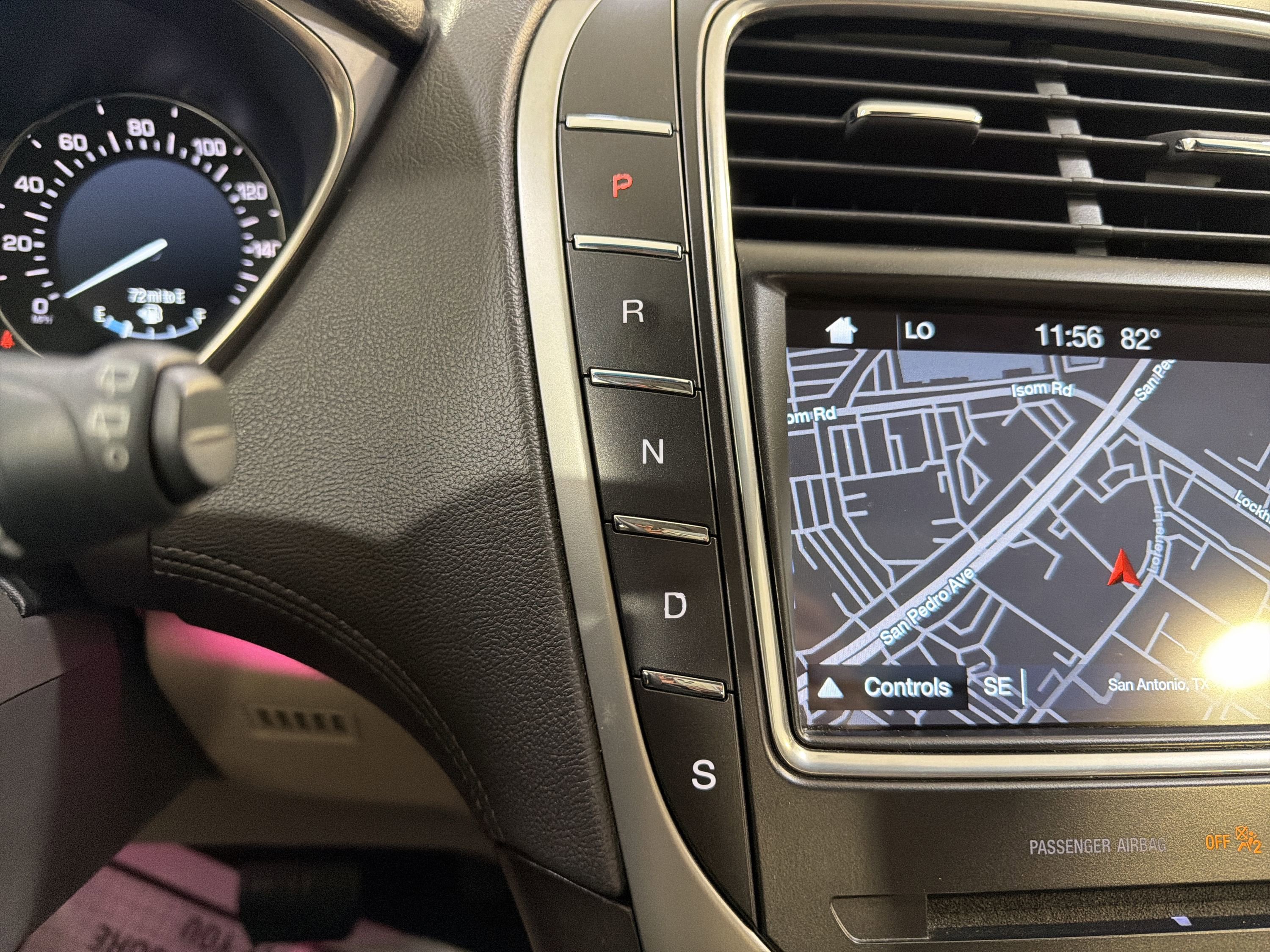 Used 2018 Lincoln MKX Reserve w/ Driver Assistance Package FWD image 21
