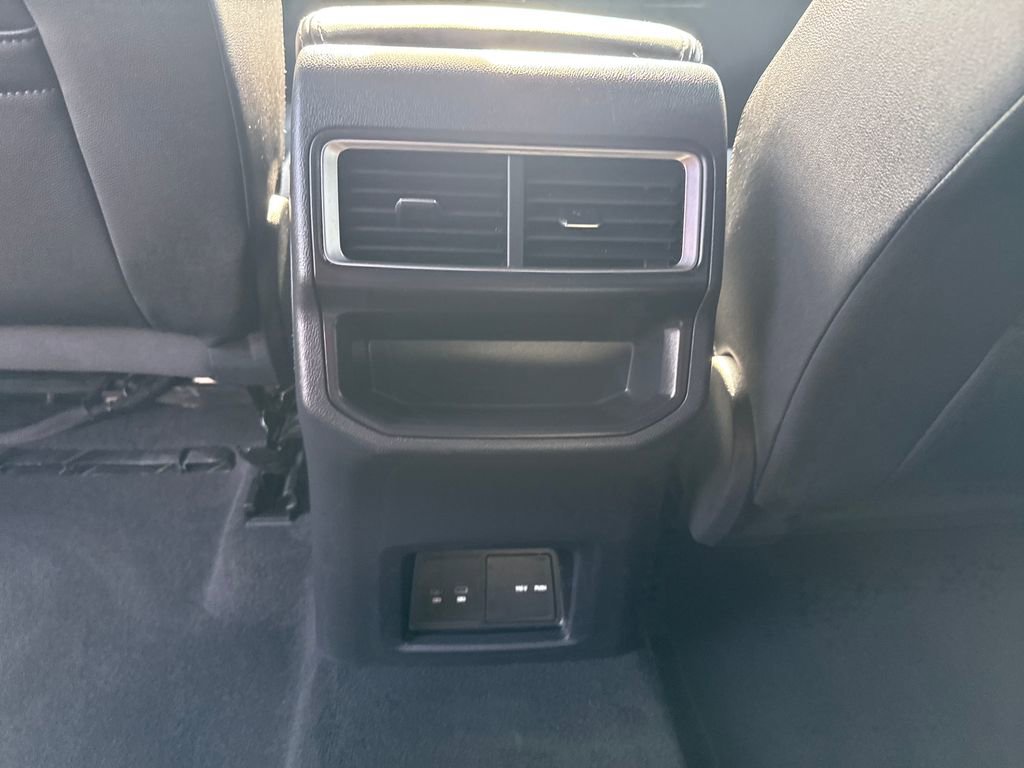 Used 2025 Volkswagen Atlas Cross Sport SE image 30