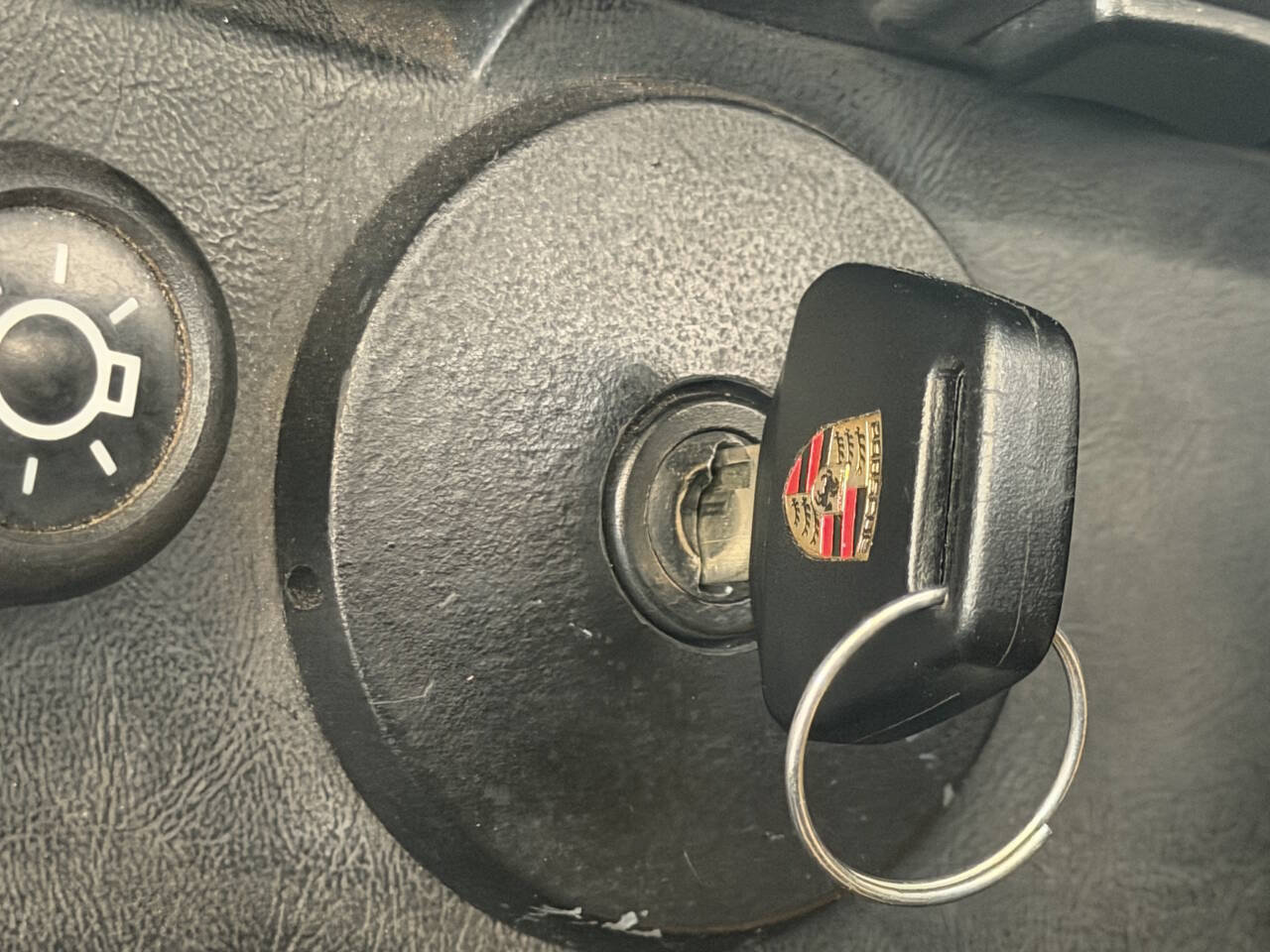 Used 1988 Porsche 911 Carrera RWD image 32