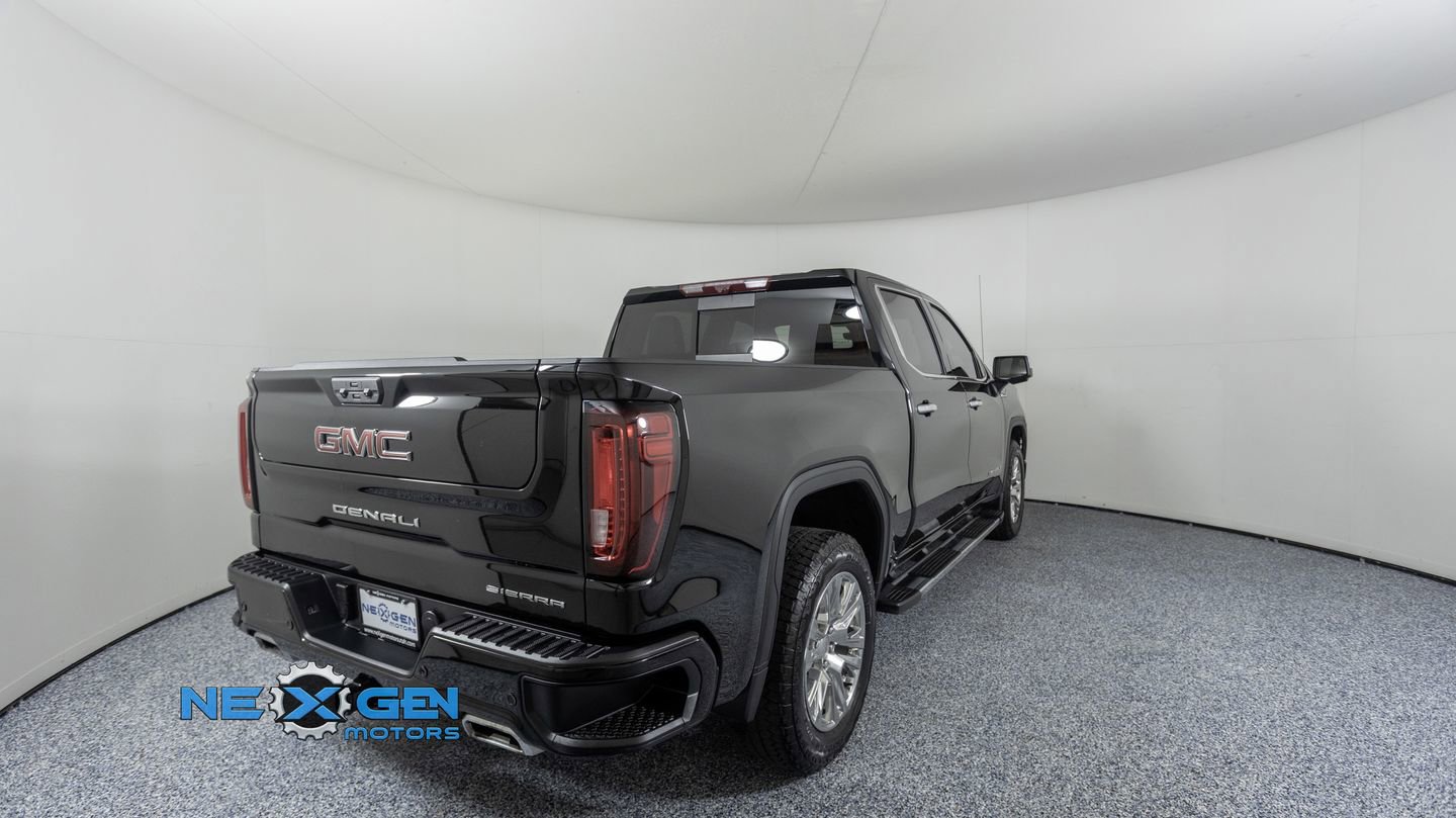 Used 2025 GMC Sierra 1500 Denali w/ Technology Package AWD/4WD image 7