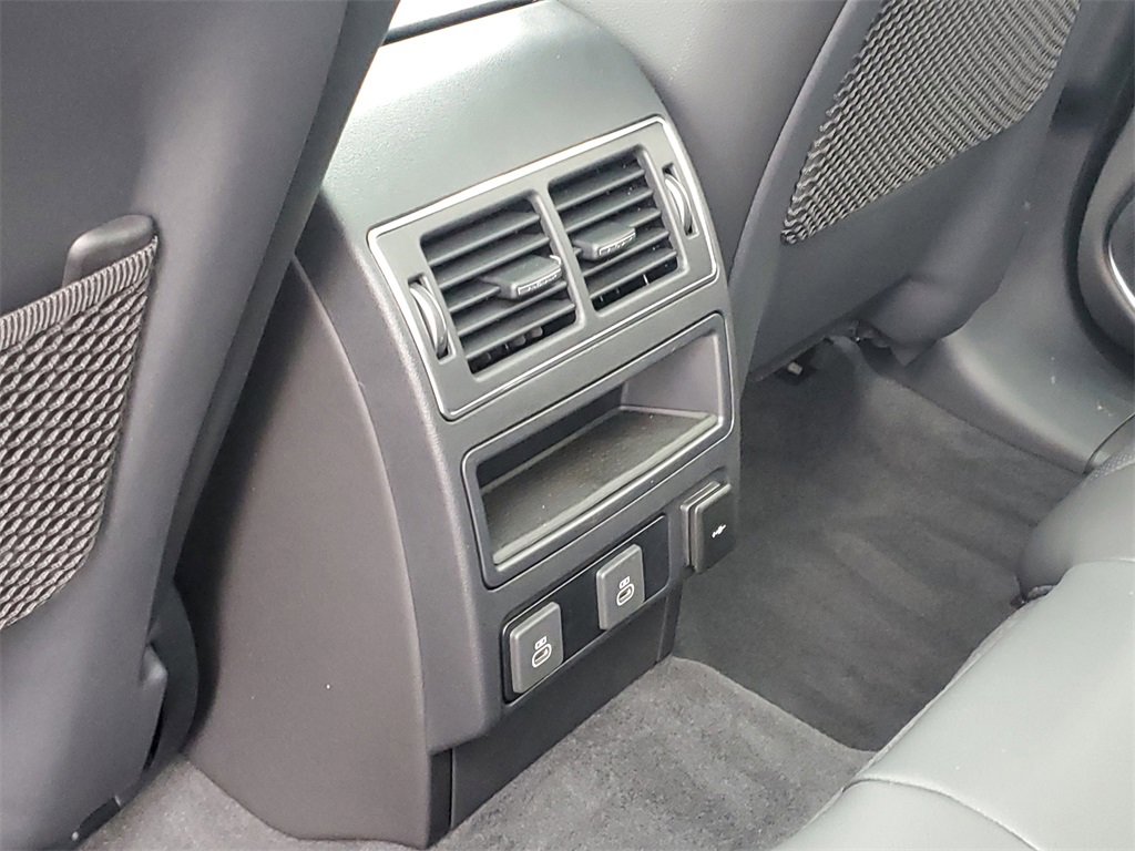 New 2025 Jaguar F-PACE R-Dynamic S image 31