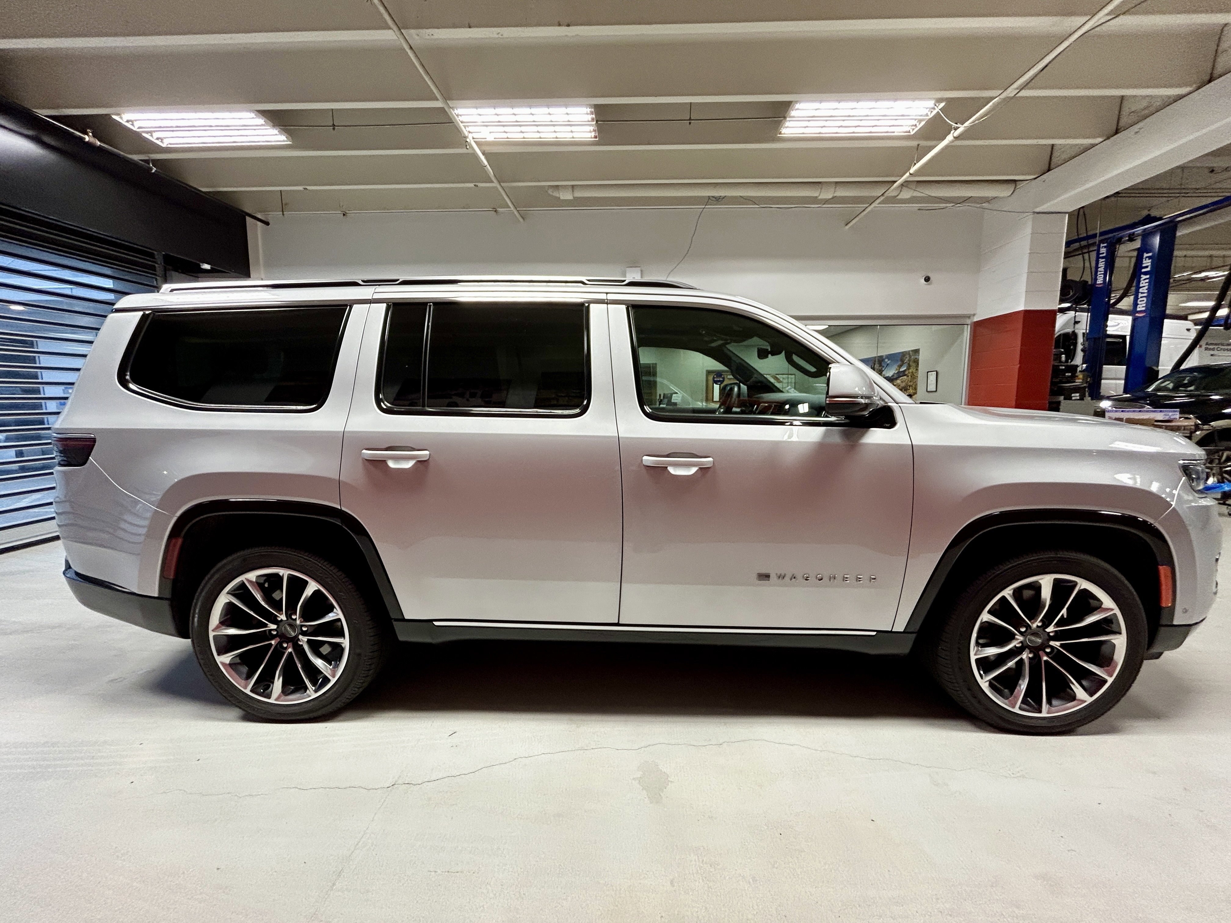 Certified 2022 Jeep Wagoneer Series III w/ Premium Group I image 14