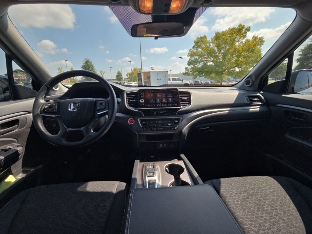 Used 2025 Honda Ridgeline Sport image 18