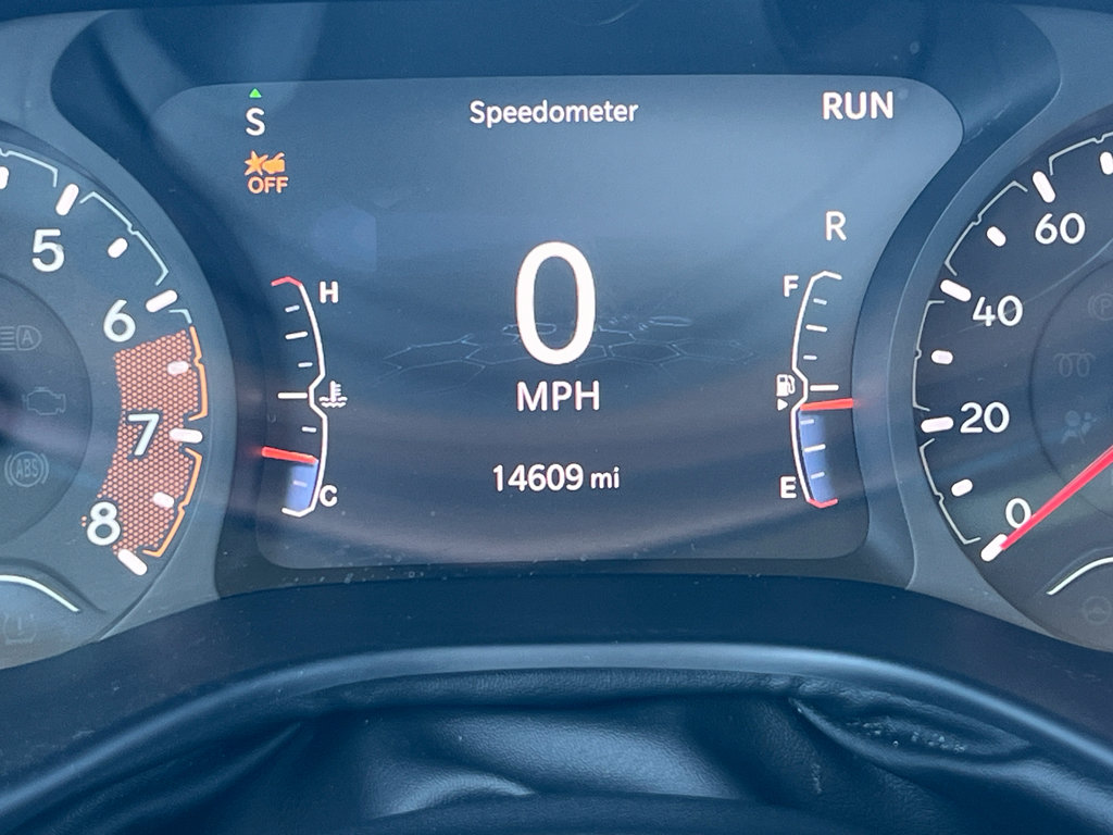 Used 2023 Jeep Compass Latitude w/ Sun and Sound Group image 28