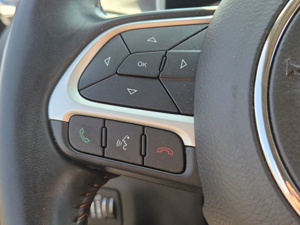 Used 2020 Jeep Compass Latitude image 32