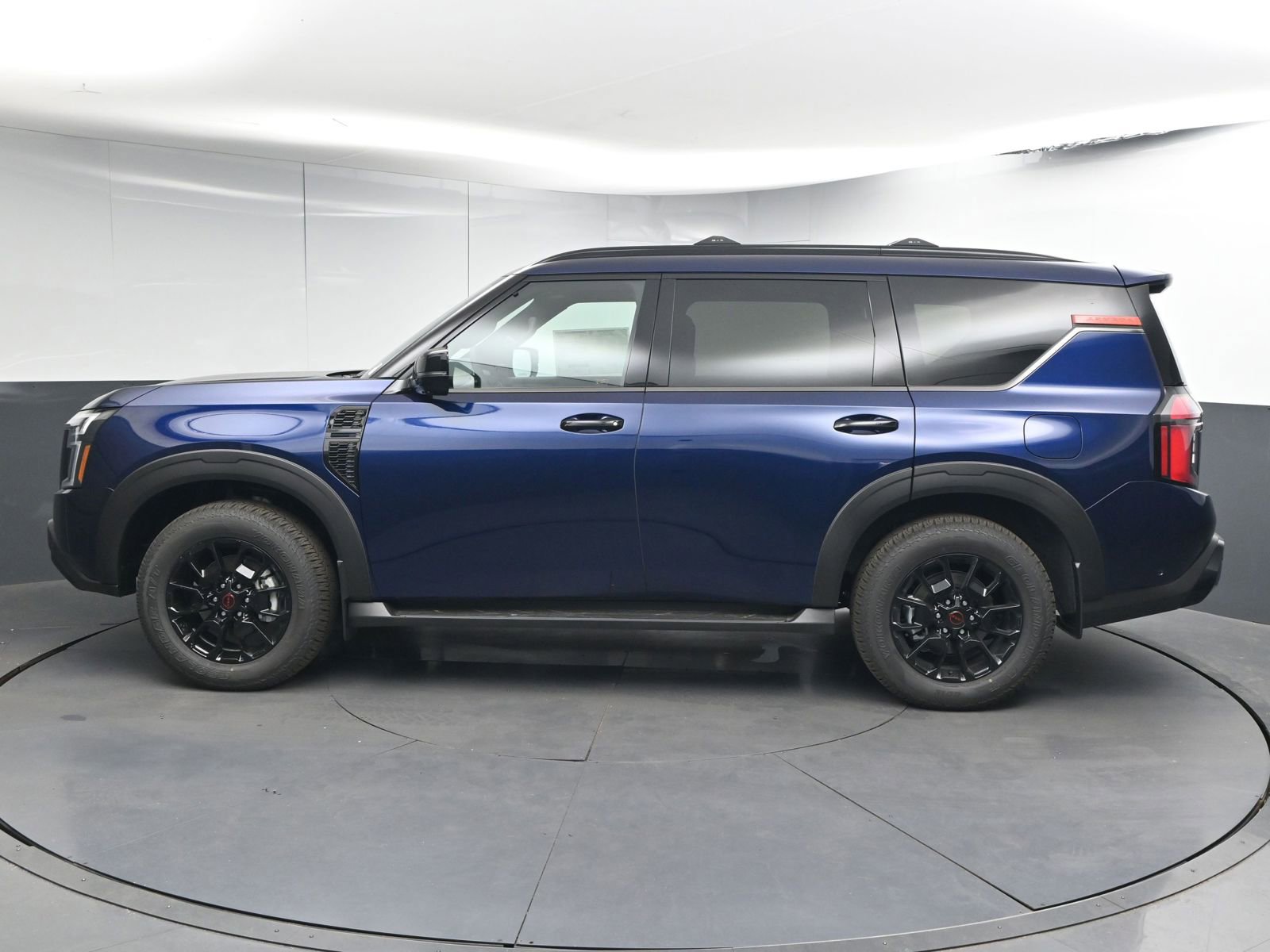 New 2026 Nissan Armada PRO-4X w/ Captain's Chari Seat Package AWD/4WD image 4