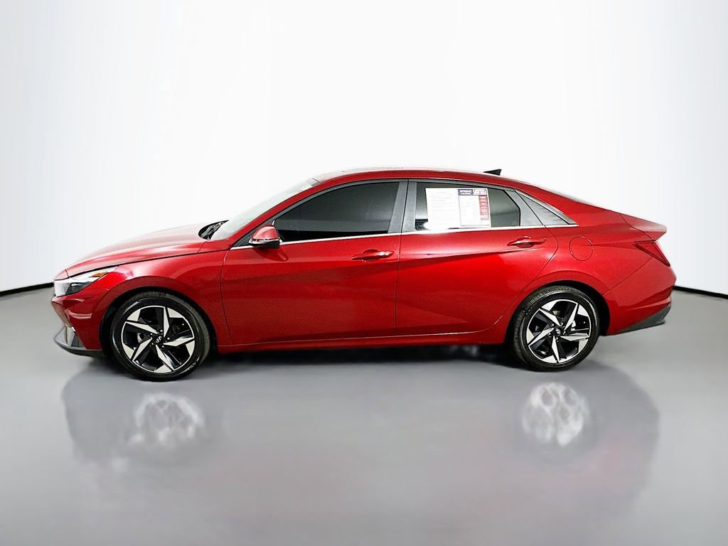 Used 2023 Hyundai Elantra Limited FWD image 5