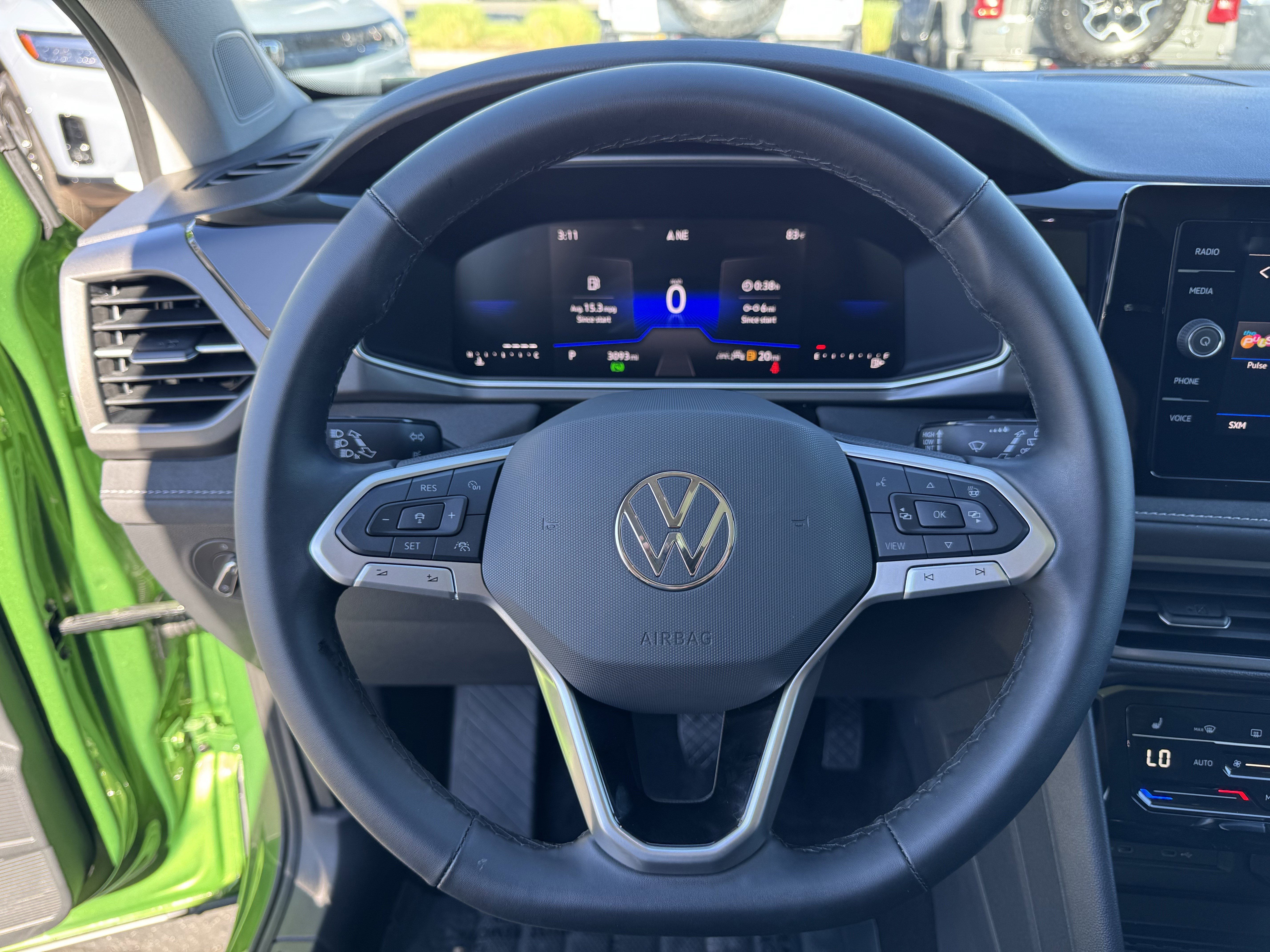 Certified 2025 Volkswagen Taos SE image 20