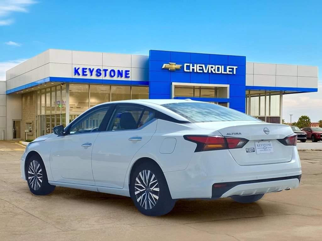 Used 2025 Nissan Altima 2.5 SV FWD image 5
