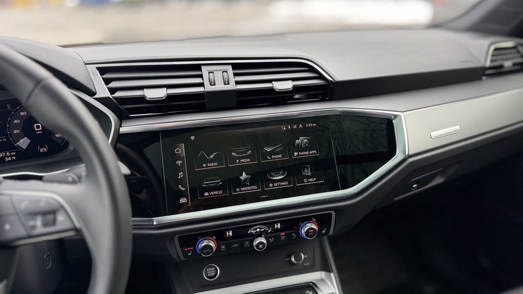 Used 2025 Audi Q3 2.0T Premium w/ Convenience Package image 18