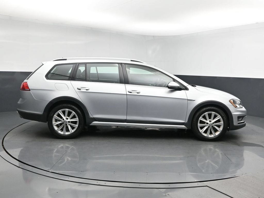 Used 2017 Volkswagen Golf Alltrack S AWD/4WD image 3