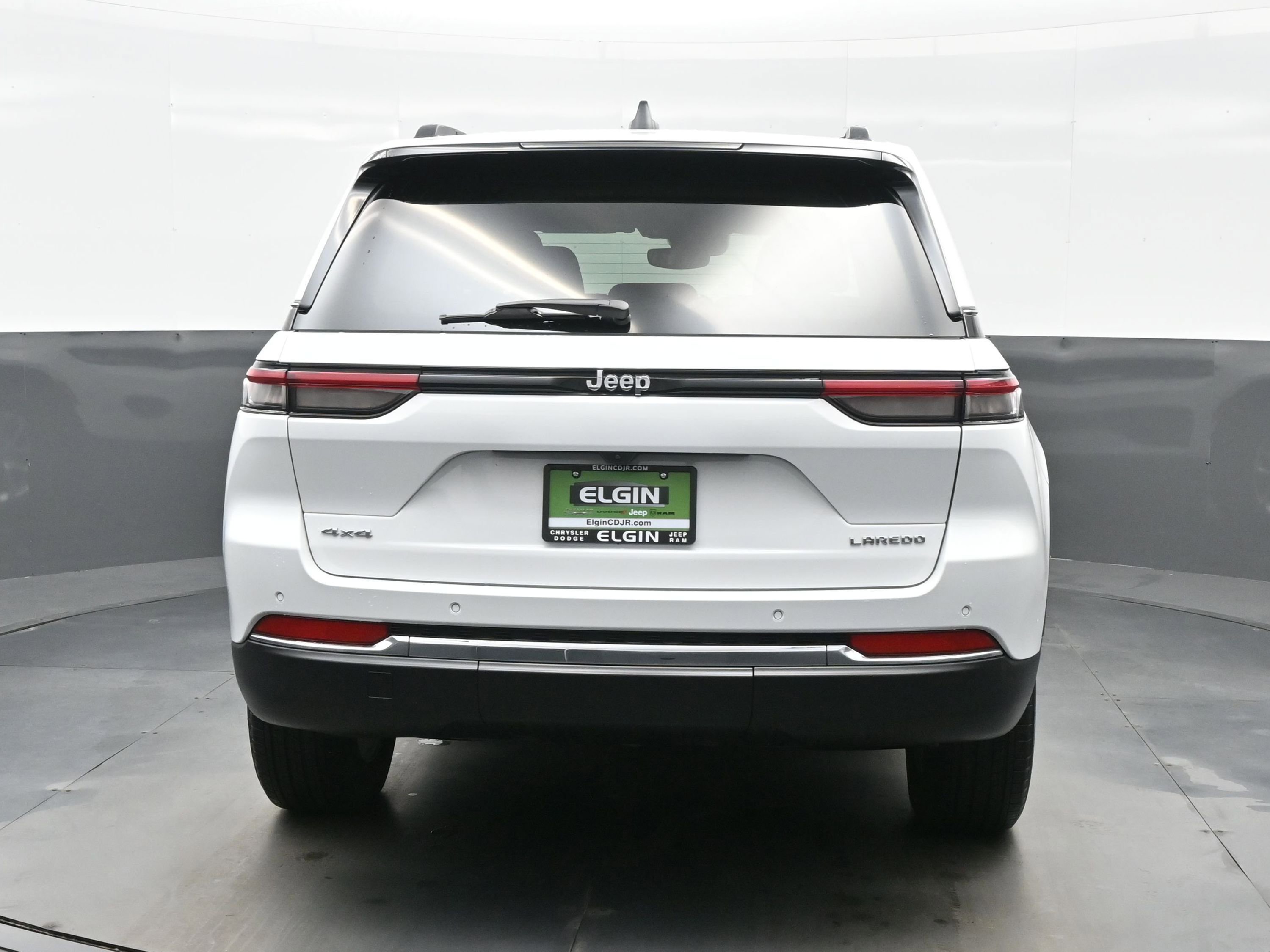 Used 2024 Jeep Grand Cherokee Laredo X image 5