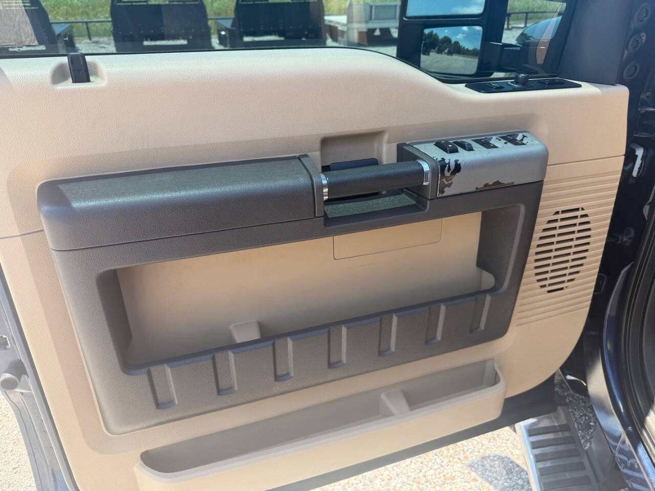 Used 2016 Ford F250 Lariat w/ Lariat Ultimate Package AWD/4WD image 16