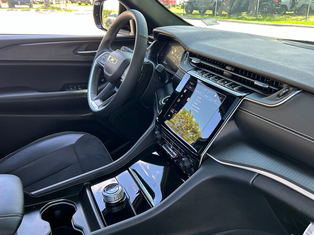 Certified 2024 Jeep Grand Cherokee Altitude image 37