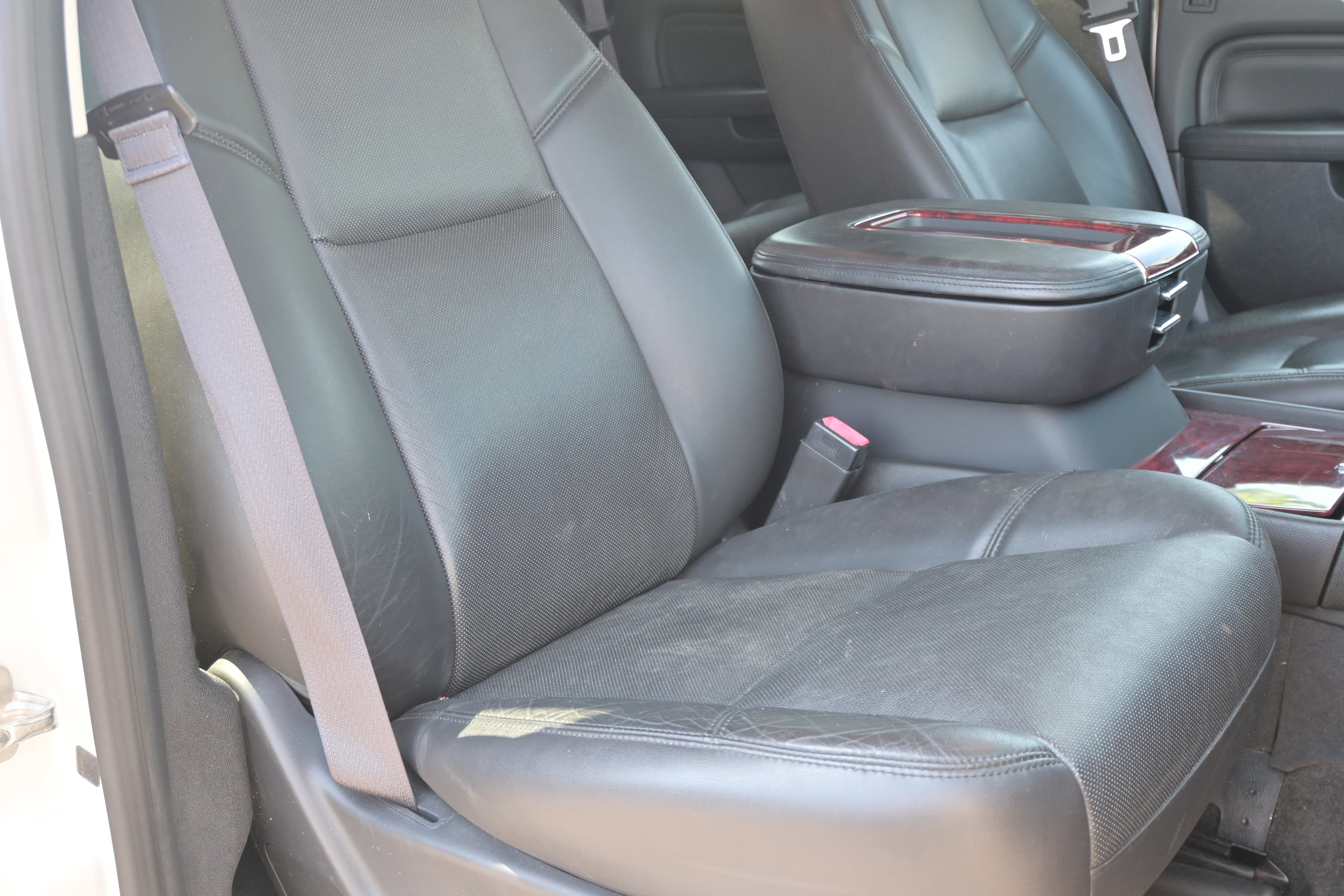 Used 2014 Cadillac Escalade Premium image 35