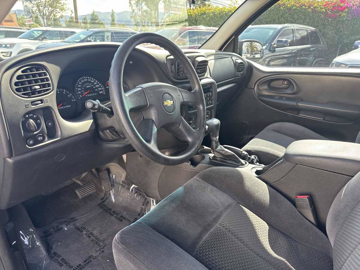 Used 2009 Chevrolet TrailBlazer LT RWD image 4