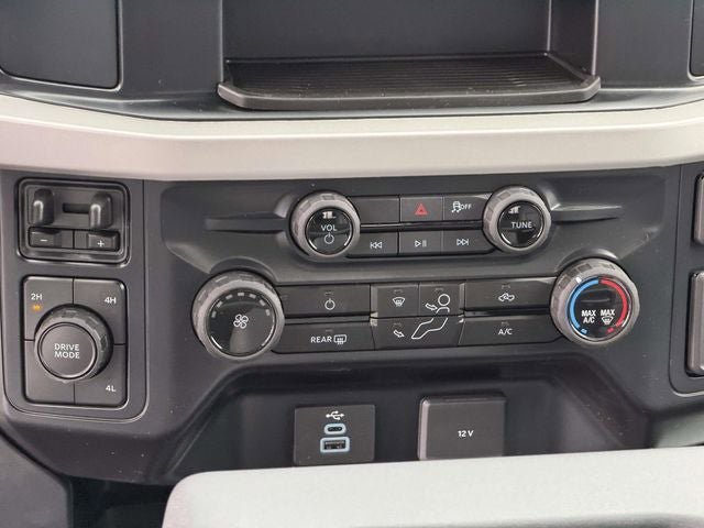 New 2026 Ford F550 4x4 Crew Cab image 15