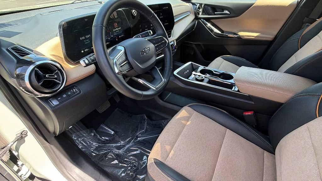 Used 2025 Chevrolet Equinox ACTIV AWD/4WD image 10