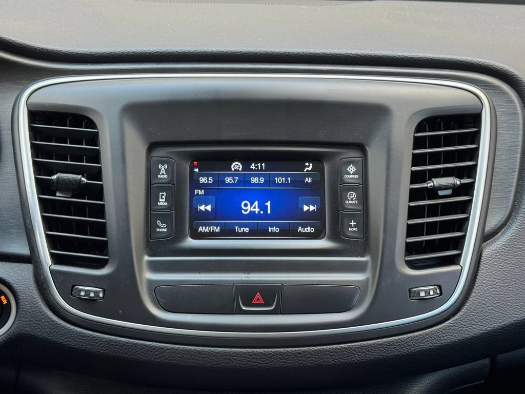 Used 2015 Chrysler 200 Limited FWD image 22