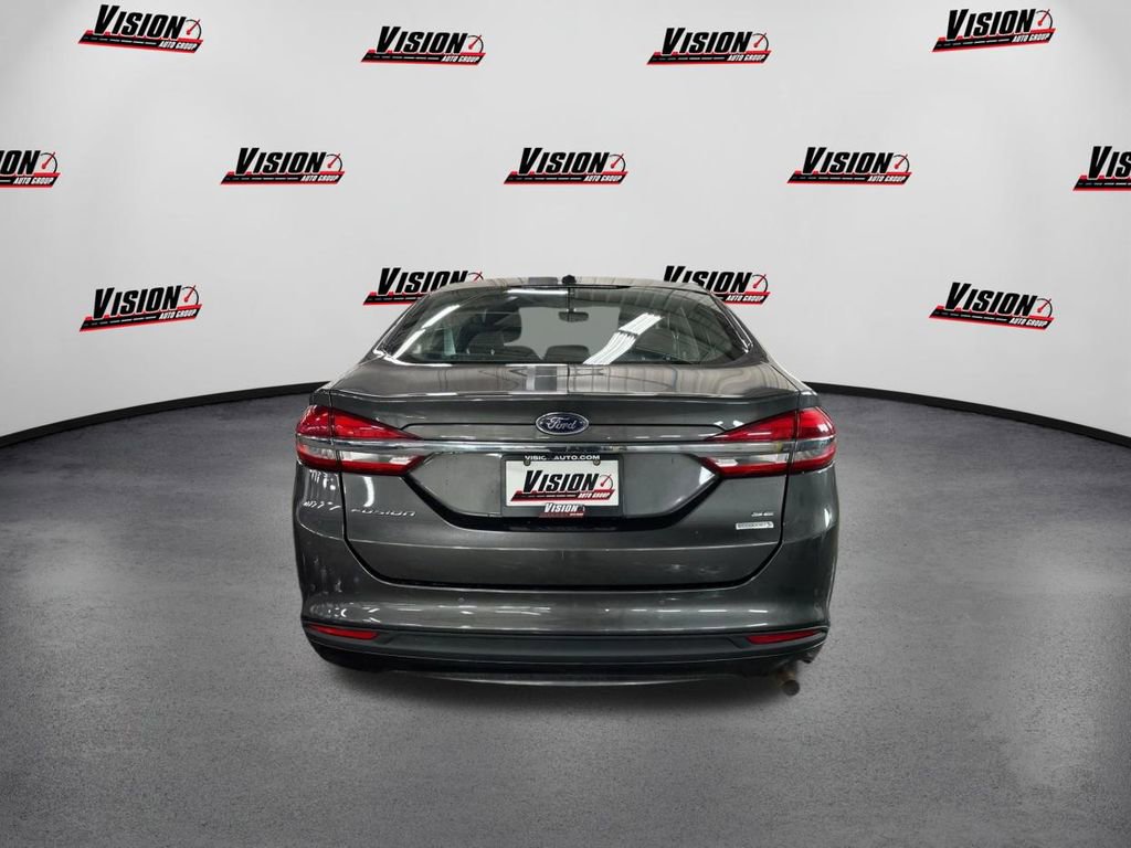 Used 2018 Ford Fusion SE w/ Fusion SE Technology Package image 6