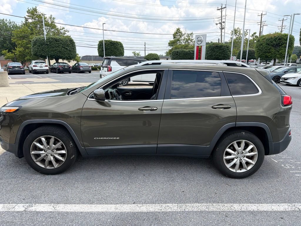 Used 2015 Jeep Cherokee Limited AWD/4WD image 2