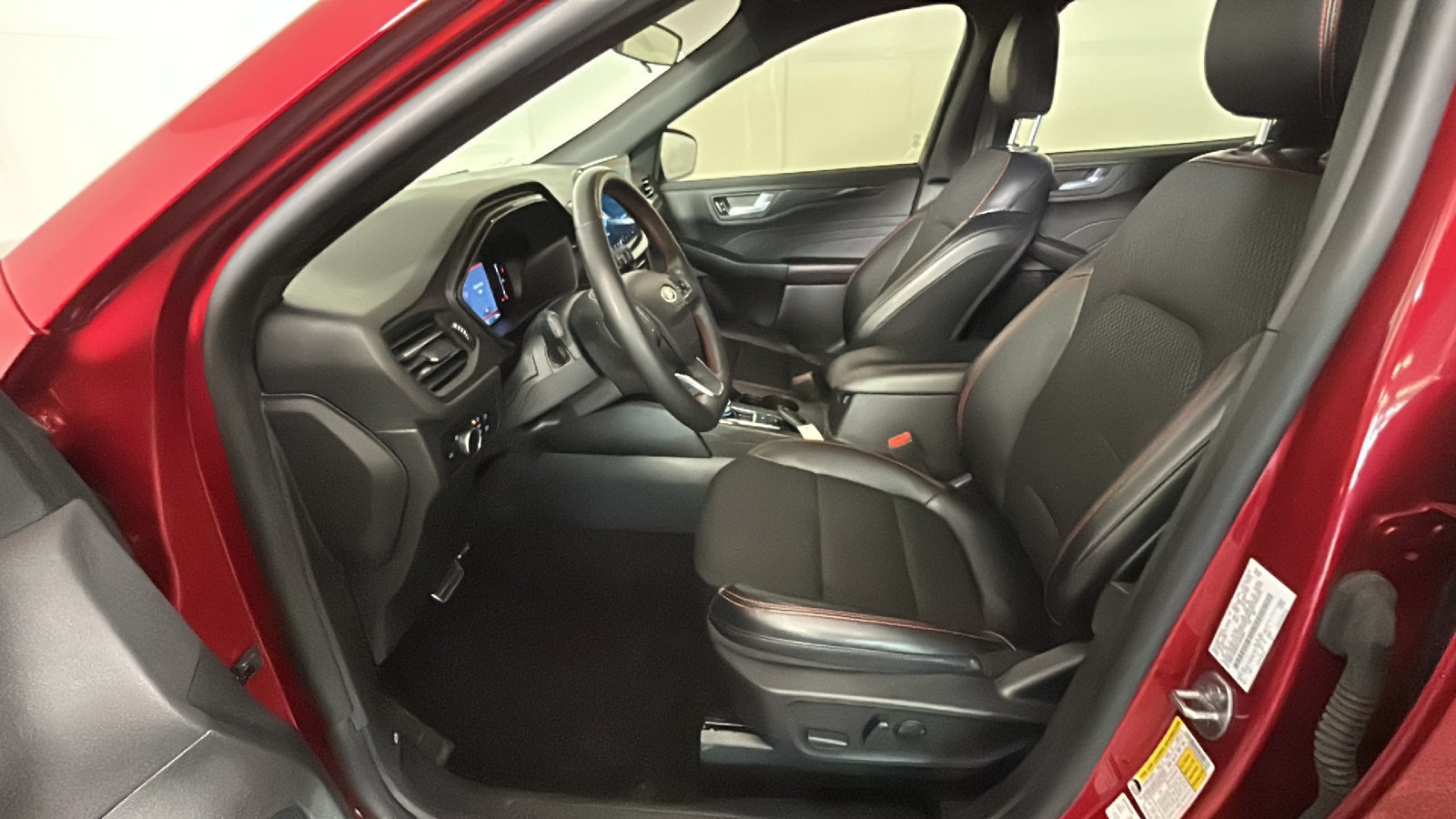 Used 2024 Ford Escape ST-Line w/ Tech Pack #1 FWD image 14
