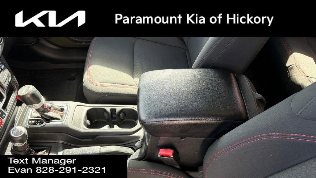 Used 2022 Jeep Wrangler Unlimited Rubicon w/ Cold Weather Group image 13