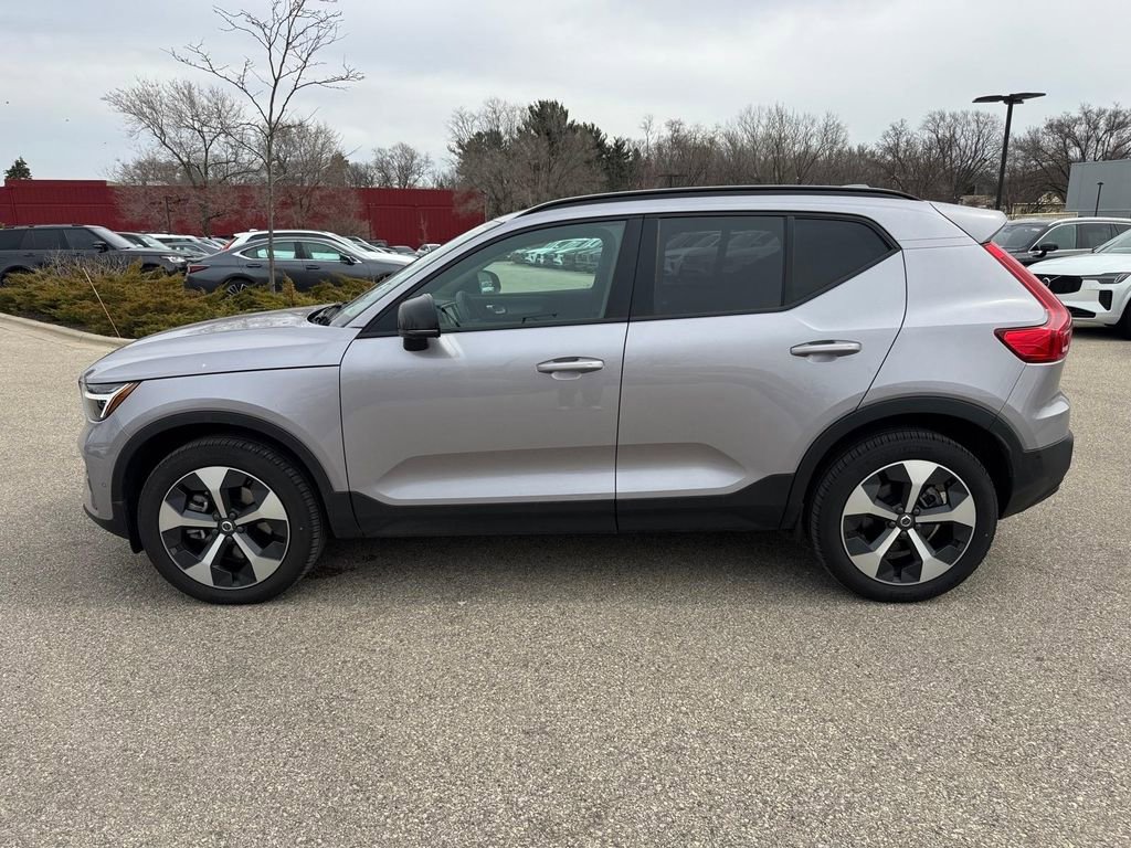 Used 2026 Volvo XC40 B5 Plus w/ Protection Package Premier AWD/4WD image 2