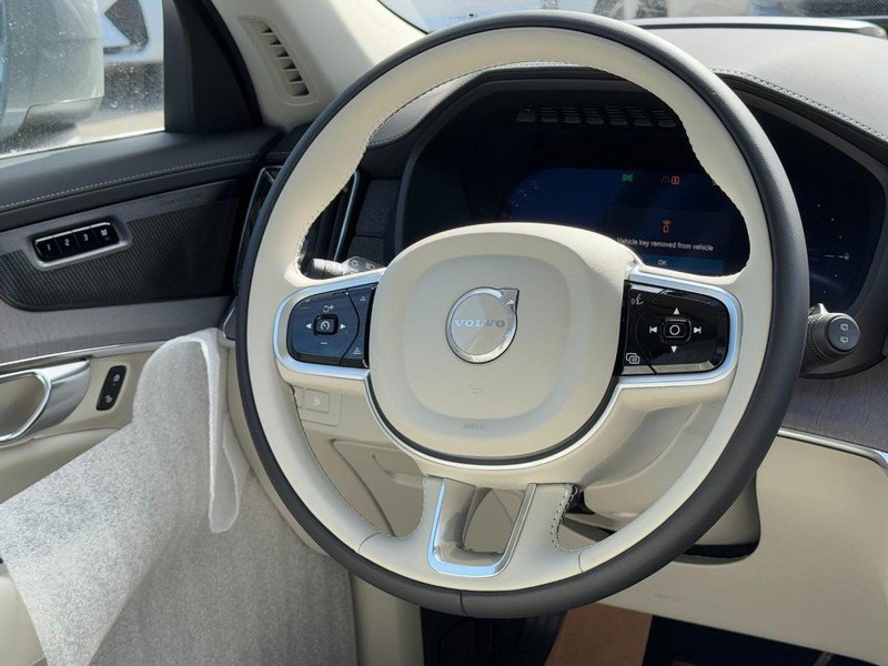 New 2026 Volvo XC90 T8 Ultra w/ Protection Package Premier AWD/4WD image 7