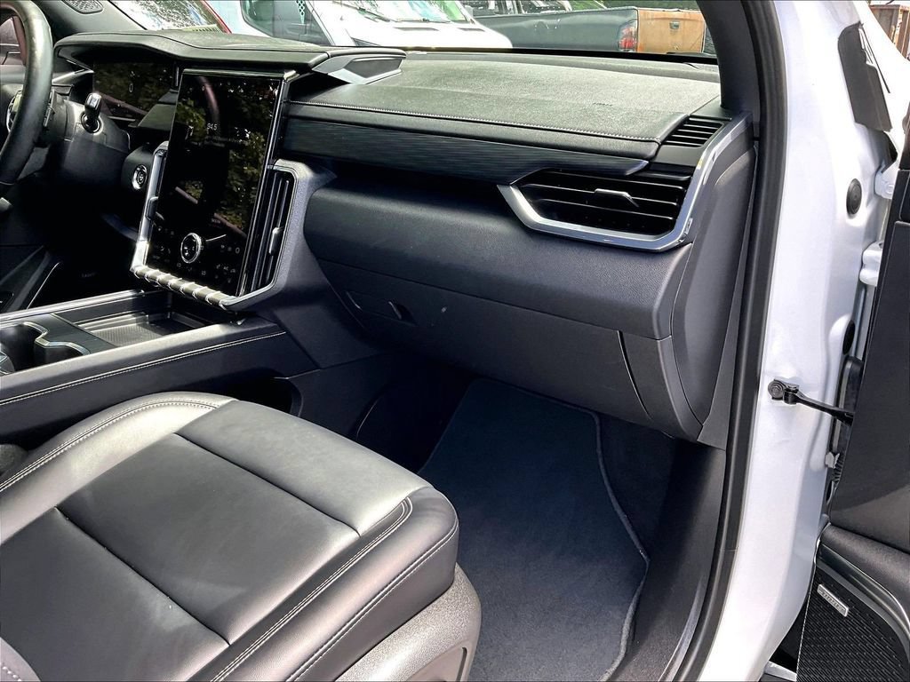 Used 2026 GMC Acadia Elevation w/ Elevation Premium Package AWD/4WD image 13