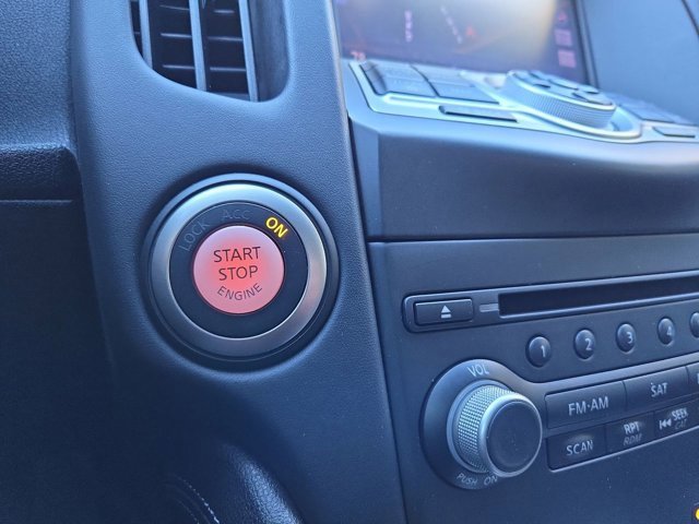 Used 2017 Nissan 370Z w/ Sport Package image 35