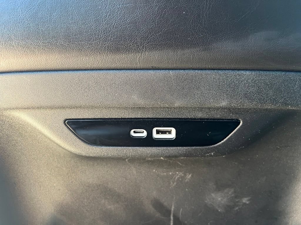 Used 2025 Chrysler Pacifica Select FWD image 31