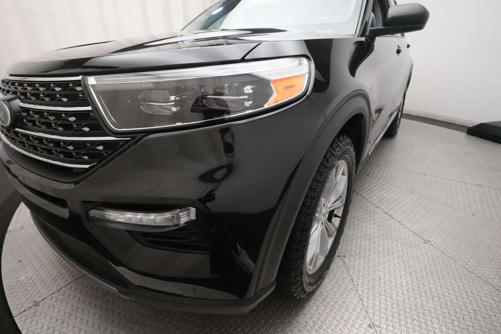 Used 2023 Ford Explorer XLT w/ Equipment Group 202A AWD/4WD image 24