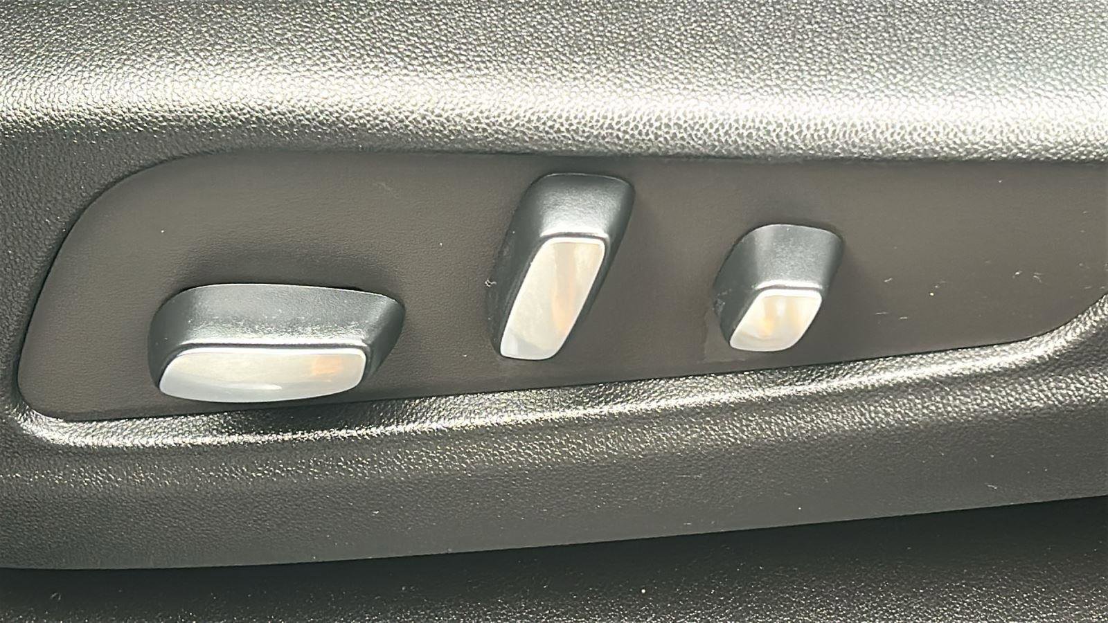 Used 2022 Cadillac XT6 Sport w/ Technology Package image 33