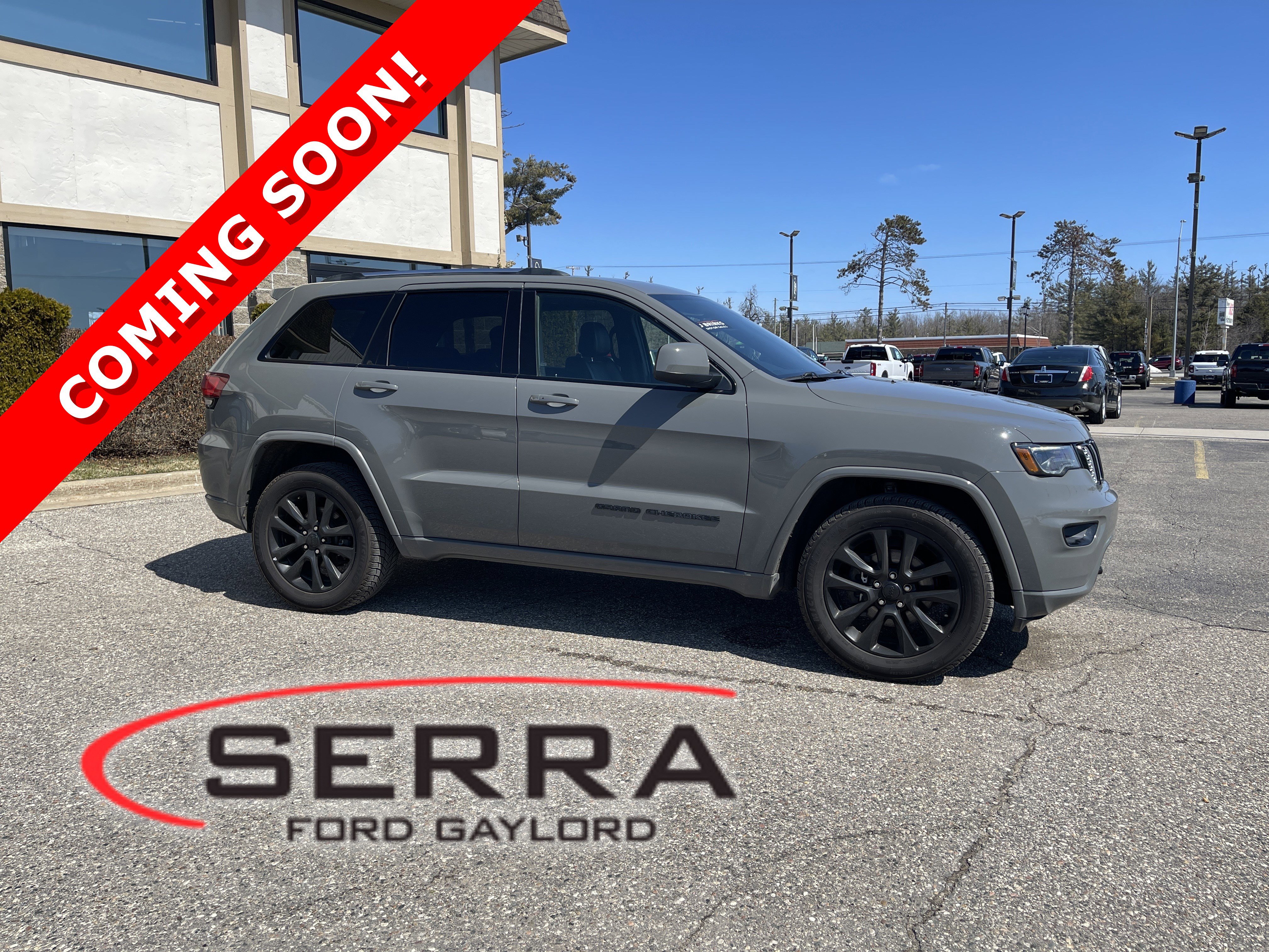 Used 2020 Jeep Grand Cherokee Altitude AWD/4WD image 1