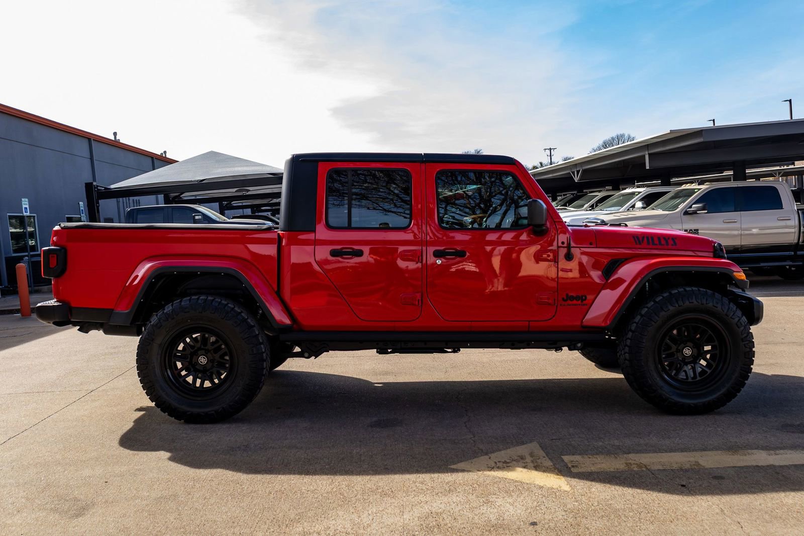 Used 2022 Jeep Gladiator Sport image 11