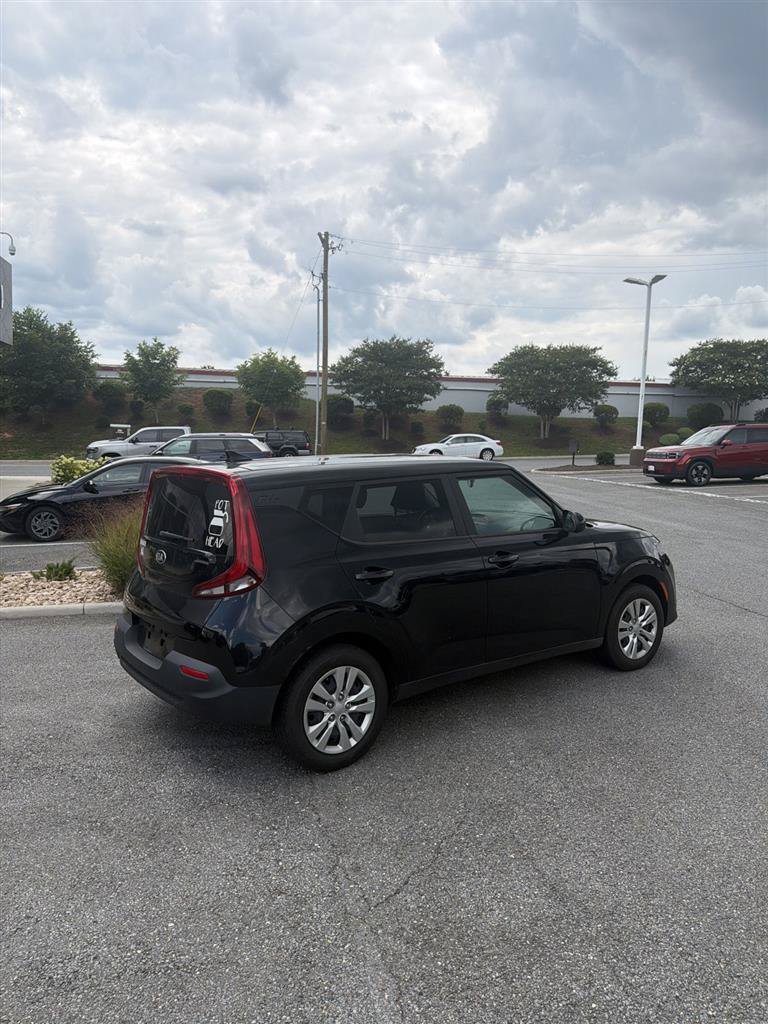 Used 2021 Kia Soul LX FWD image 13