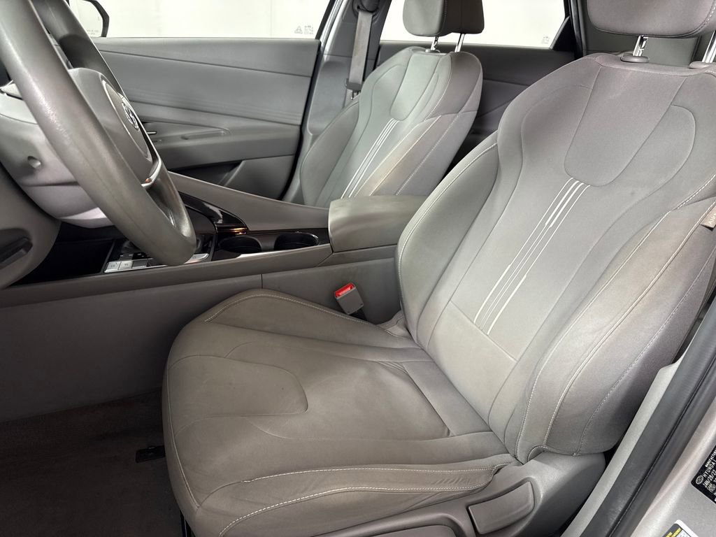 Used 2022 Hyundai Elantra Blue image 11