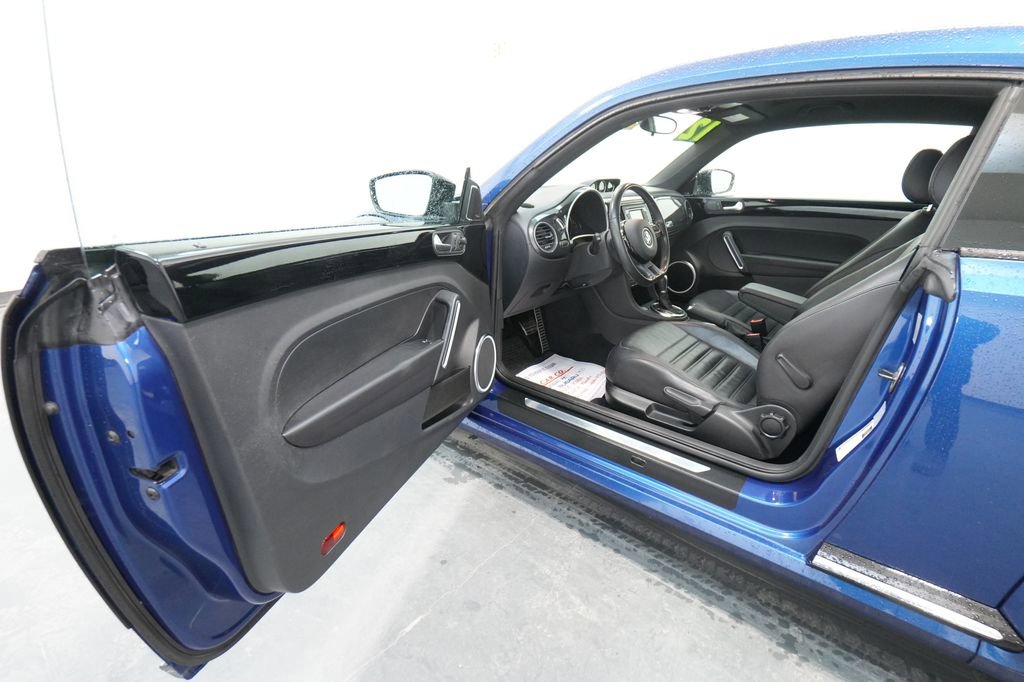 Used 2012 Volkswagen Beetle Turbo FWD image 16
