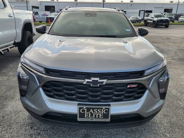 Used 2025 Chevrolet Trax RS w/ Sunroof Package image 2
