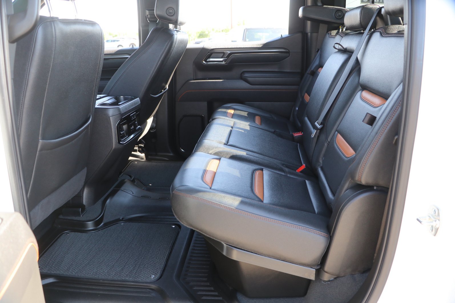 Used 2025 GMC Sierra 1500 AT4 w/ AT4 Premium Package AWD/4WD image 27
