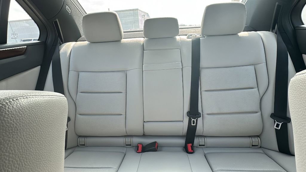 Used 2011 Mercedes-Benz E 350 Sedan image 24
